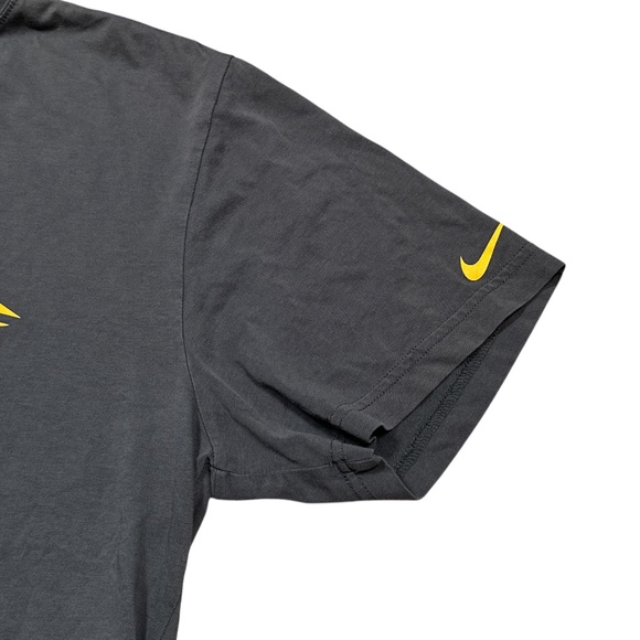 Nike Kobe 24 Black Mamba Sheath Logo Shadow Gray T Shirt Mens 2XL - Picture 3 of 9